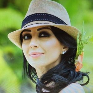 Meet your Posher, Marcela